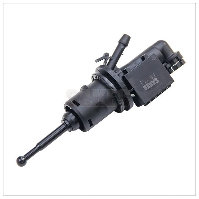 Clutch Master Cylinder:6750 1009 01